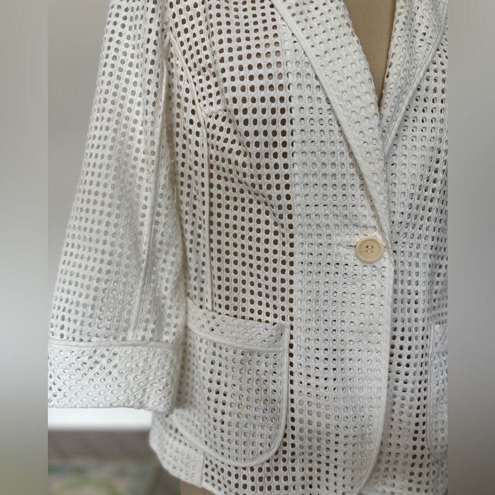 Trina Turk Cropped Sleeve Perforated Blazer White Eyelet - Picture 6 of 6